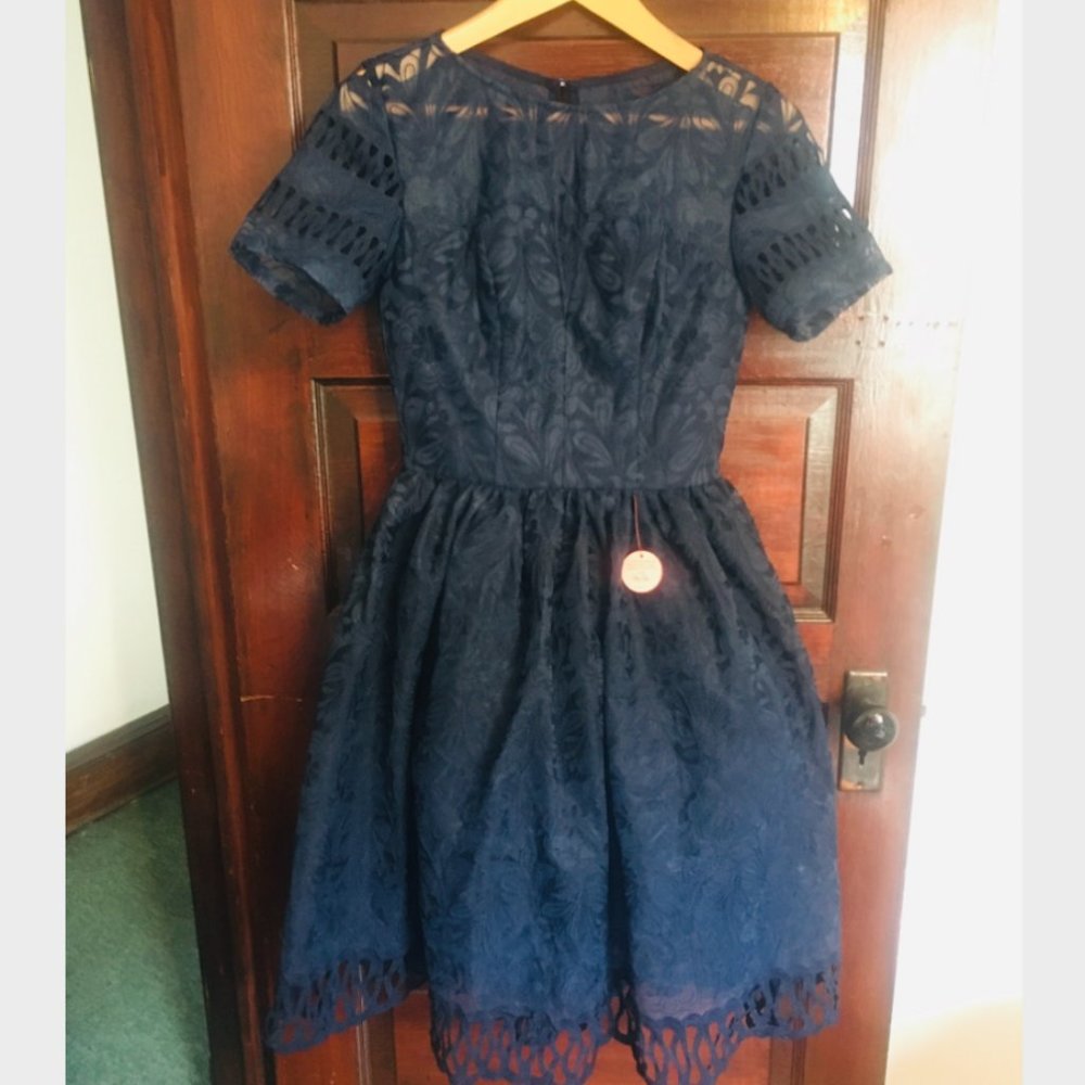 Chi Chi London Sheridan Dress in Navy Size 6 - Picture 2 of 3